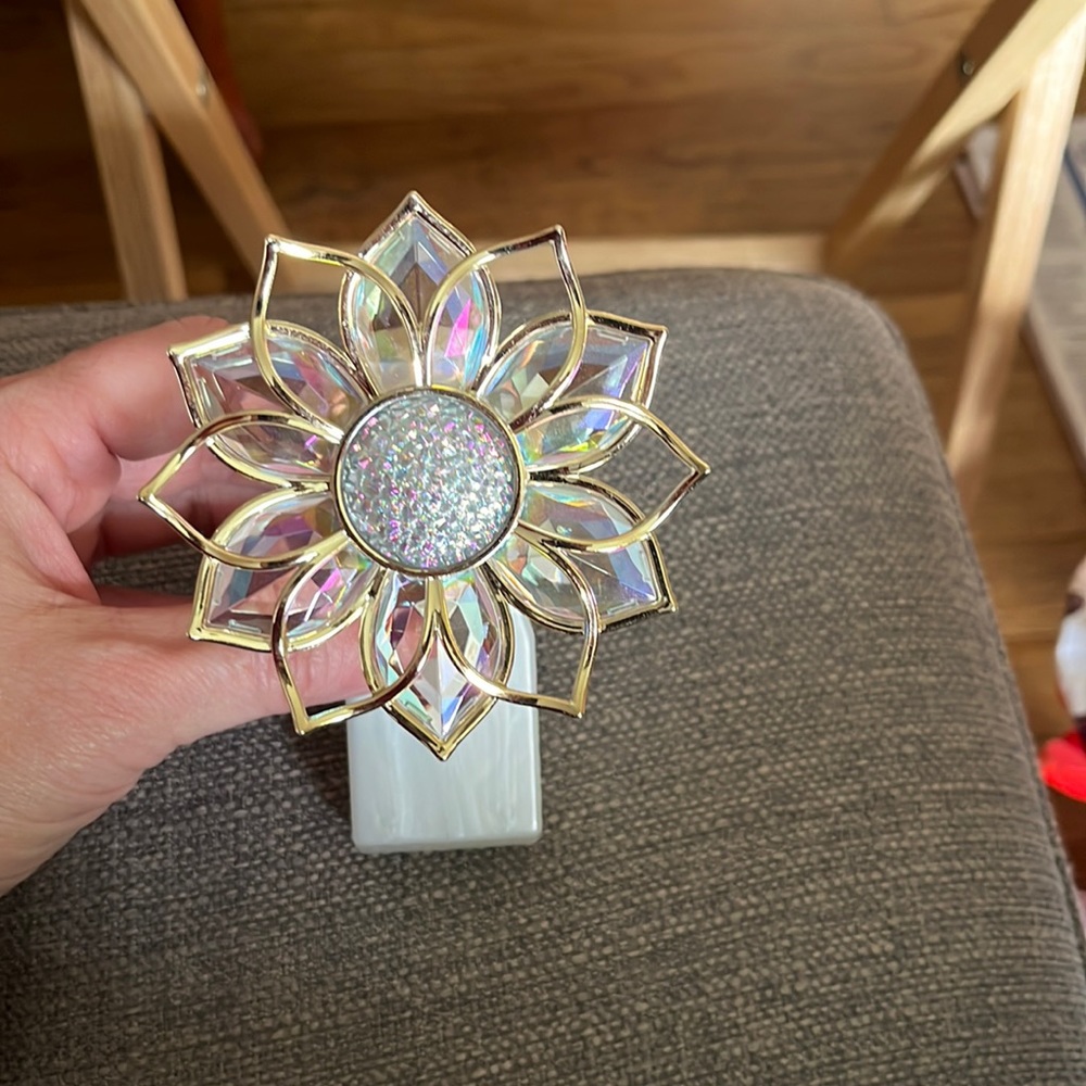Wallflower plug-in